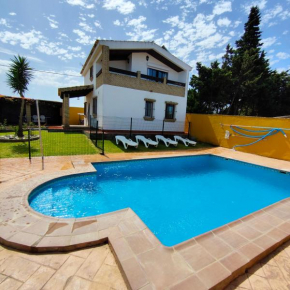 Chalet con piscina privada en Conil